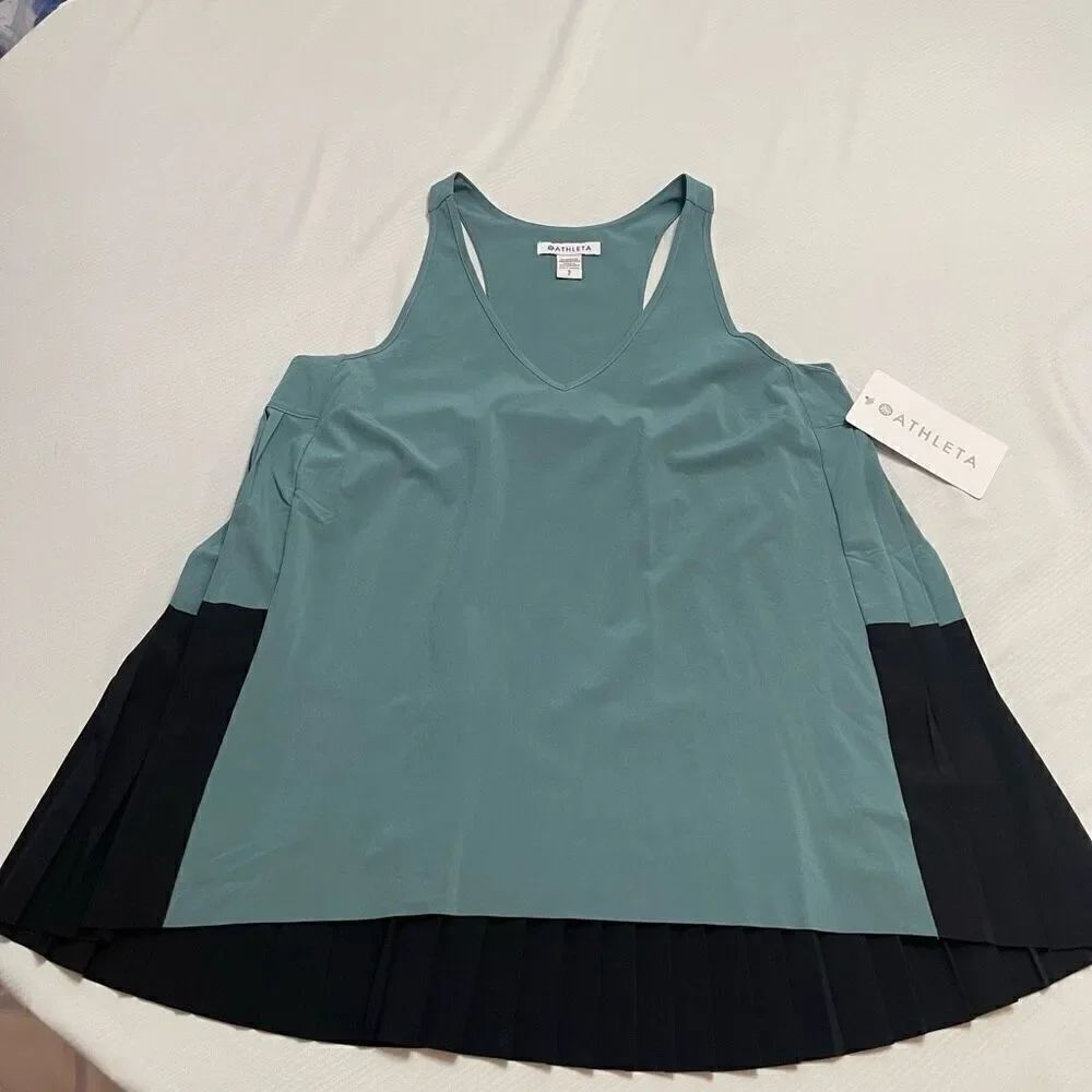NWT Athleta Swing Forward Pleated Tank Size Small New